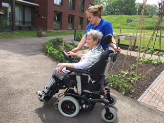 Elektrisch Rolstoel Rijden Met De Ergotherapeut